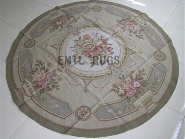 needlepoint rug Round 5.5' X 5.5' Ivory Field Green Border hand stitched